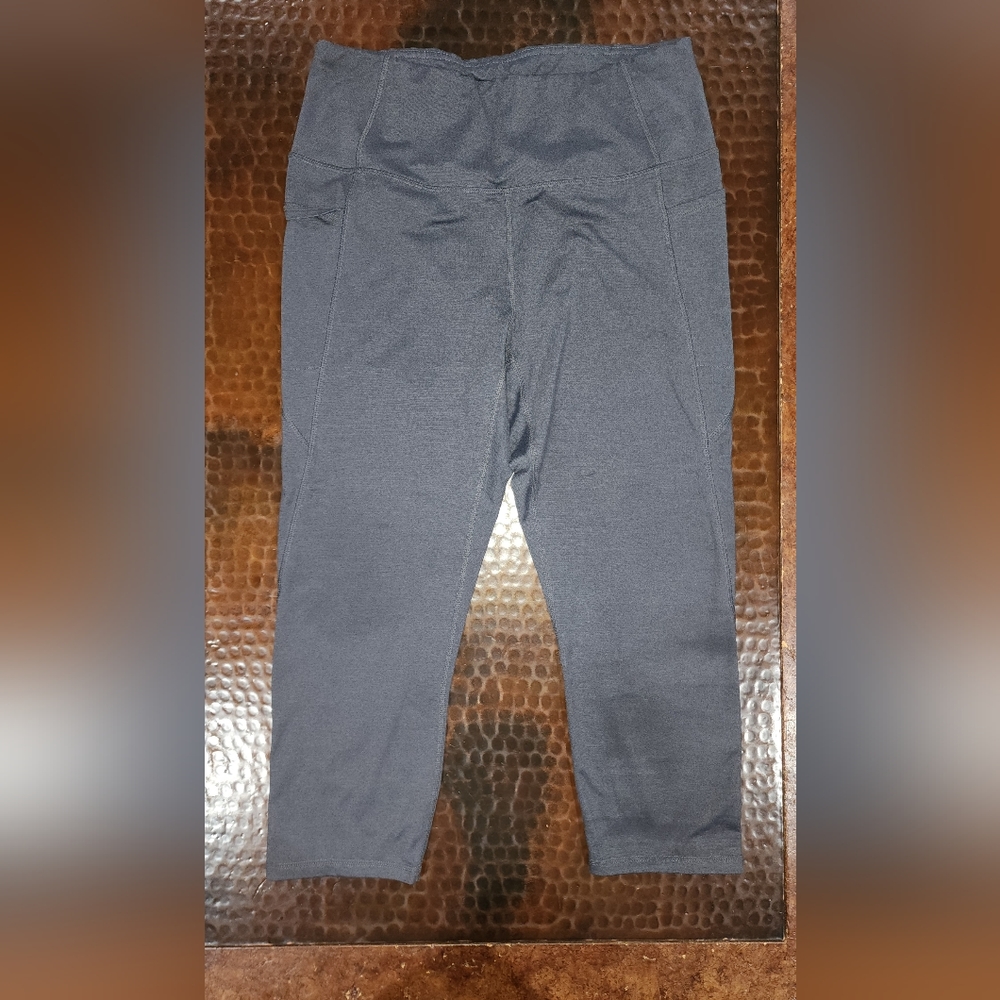 Women Gray workout leggings